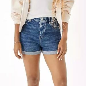 American Eagle Curvy Mom Short